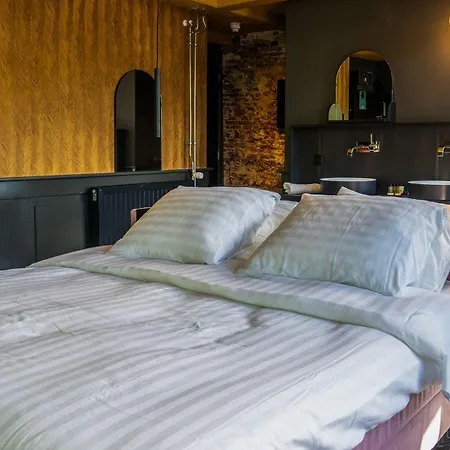 Frank Since 1666 Hotel