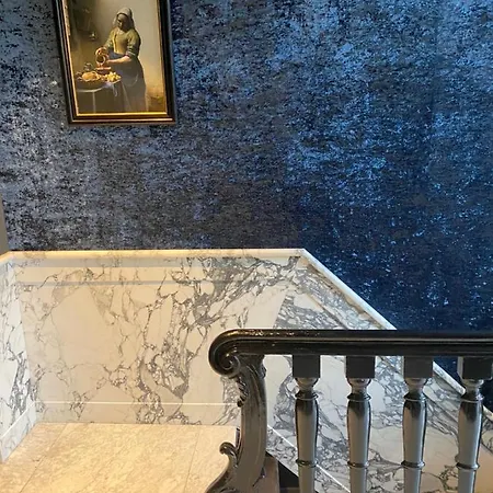 Frank Since 1666 Отель