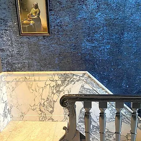 Frank Since 1666 Hotell