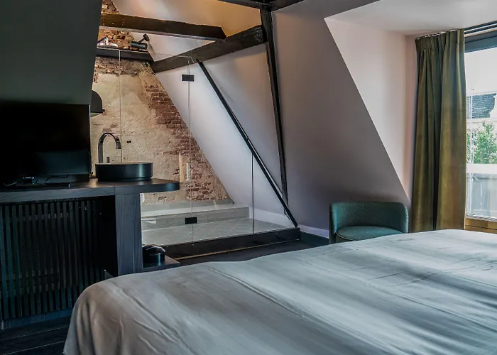 Frank Since 1666 Hotel