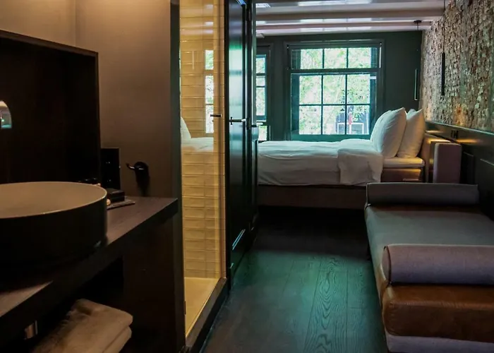 Frank Since 1666 Hotel