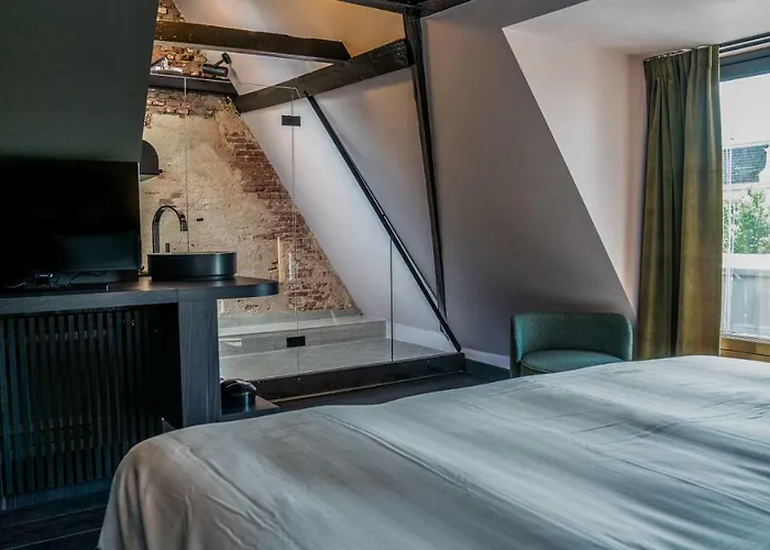 Frank Since 1666 Hotel