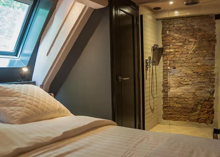 Frank Since 1666 Hotel 3*