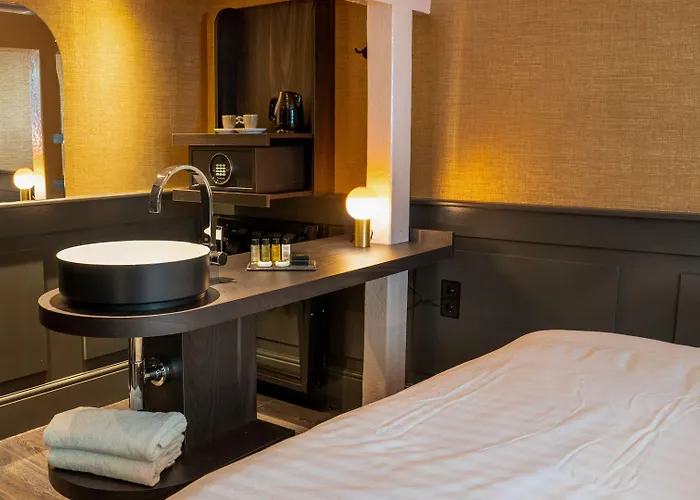 Frank Since 1666 Otel