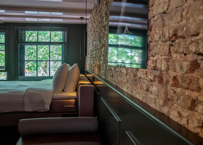 Frank Since 1666 Otel